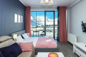 Stylish Ski in Out Apartment w Amazing views